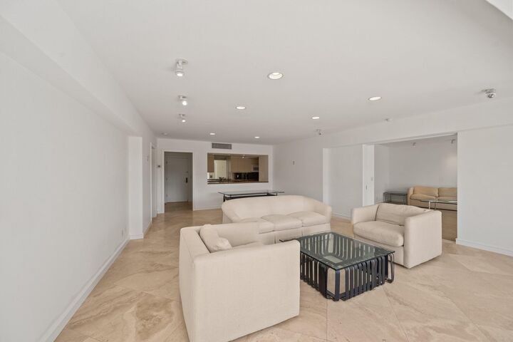 Property Photo:  369 S Lake Drive 2E  FL 33480 