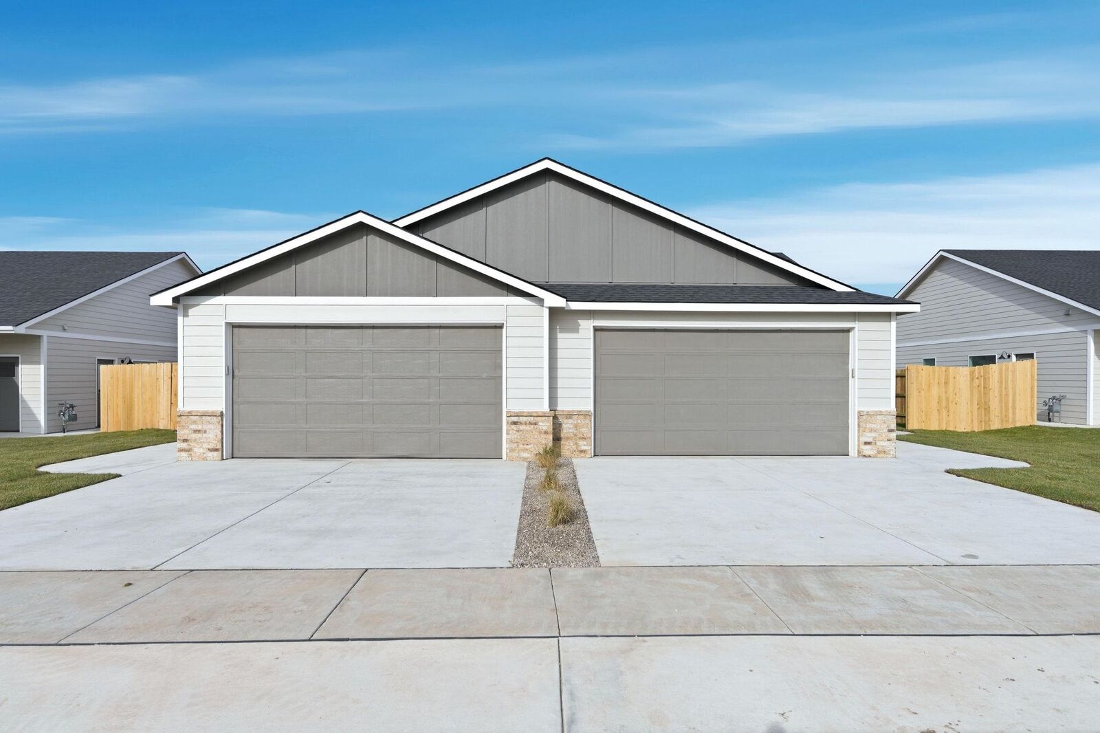 Property Photo:  16904 W Kashmir St  KS 67052-0149 