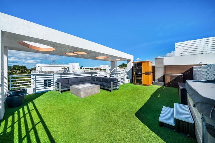 Property Photo:  455 NE 39th St 202  FL 33137 