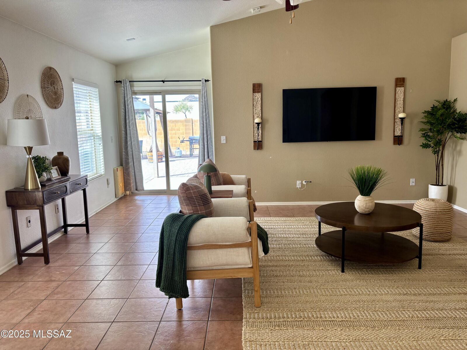 Property Photo:  8000 W Mural Hill Drive  AZ 85743 