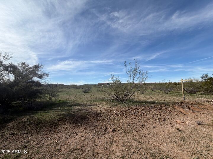 Property Photo:  970 Settlers Lane 12  AZ 85390 