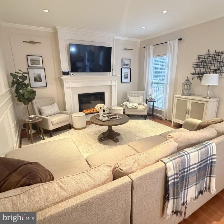 Property Photo:  11998 Youngtree Court  VA 20136 