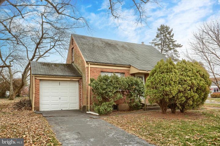 Property Photo: 307 Pennsylvania Avenue PA 17011