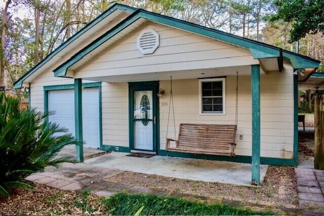 Property Photo:  120 E Colpat Street  SC 29485 