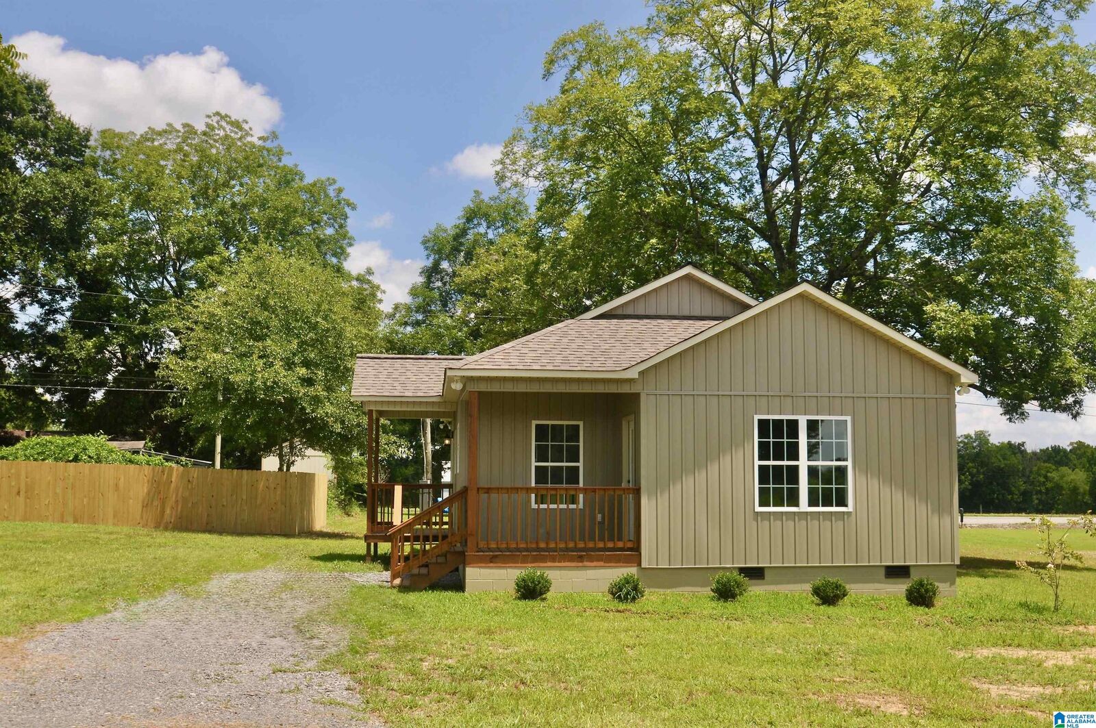 Property Photo: 730 County Road 1526 AL 35058