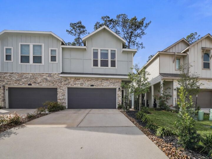 Property Photo:  674 Royal Arch Drive  TX 77304 