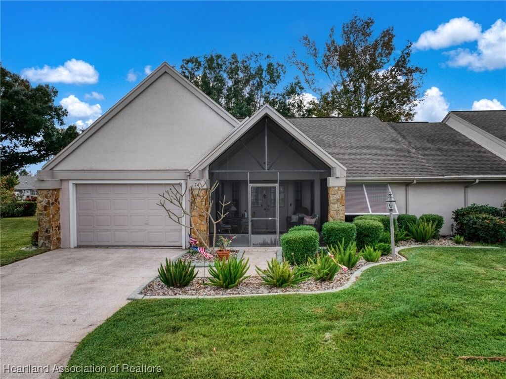 Property Photo: 74 Hickory Hills Circle FL 33852