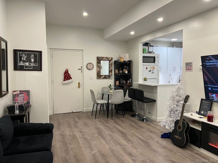 Property Photo:  1250 North Avenue 106  NY 10804 