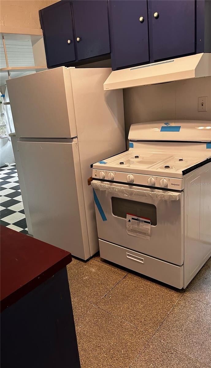 Property Photo:  1012 NE 1st Avenue  FL 32601 