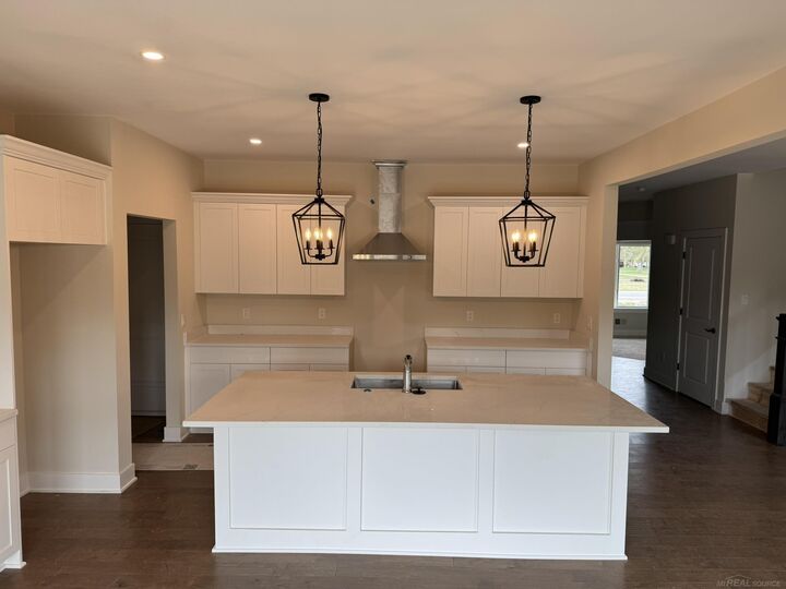 Property Photo:  37183 Curwood Drive  MI 48310 