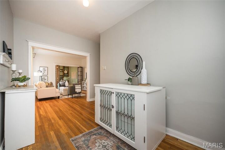 Property Photo: 4957 McPherson Avenue 57D MO 63108