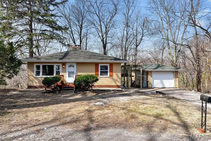 Property Photo:  41 Noles Drive  IL 62208 