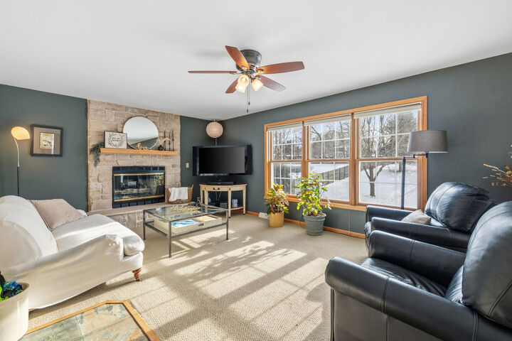 Property Photo:  453 Deerwood Ct  WI 53024 