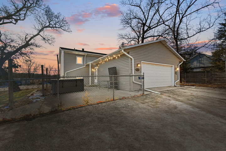 Property Photo:  2505 E Lake Shore Dr  WI 53181 