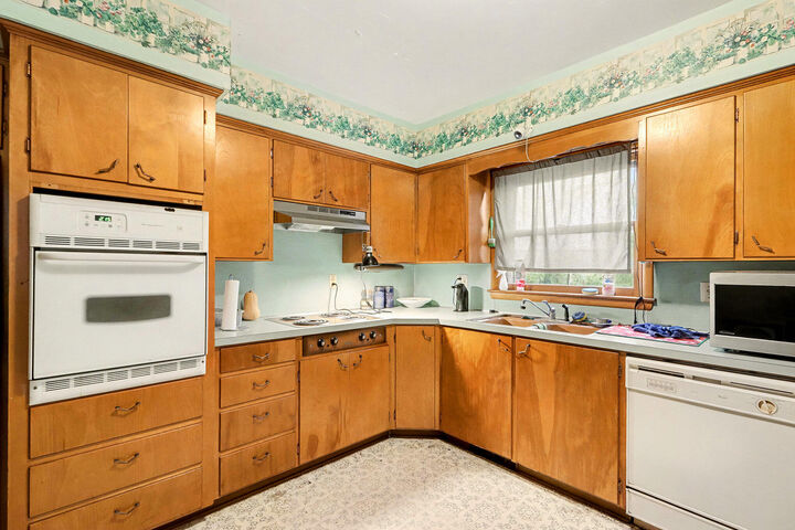 Property Photo: 412 W Front Street MI 49030