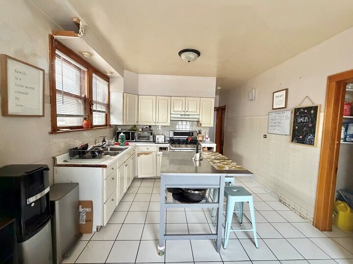 Property Photo:  1917 Home Avenue  IL 60402 