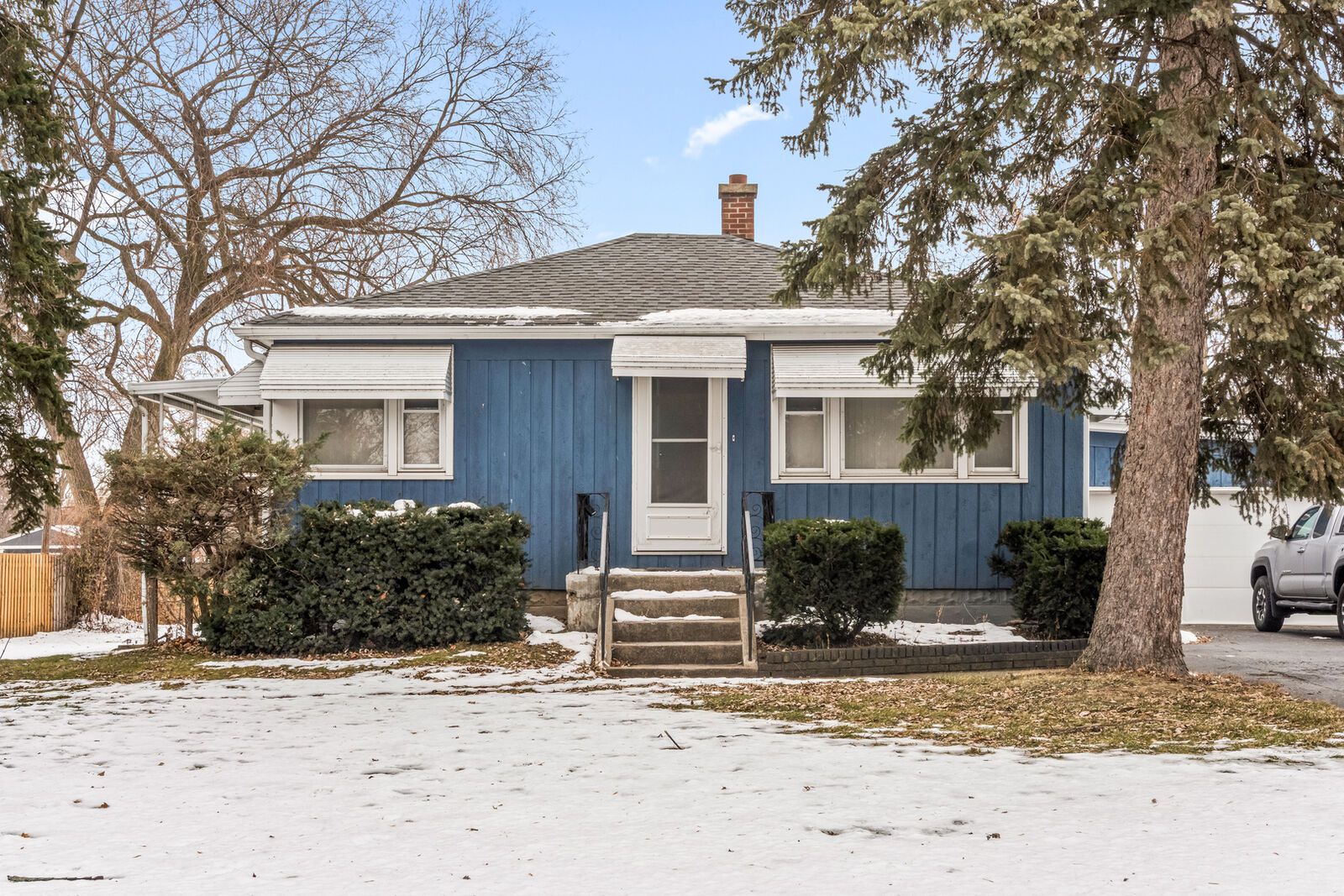 Property Photo:  17W157 Foster Avenue  IL 60191 