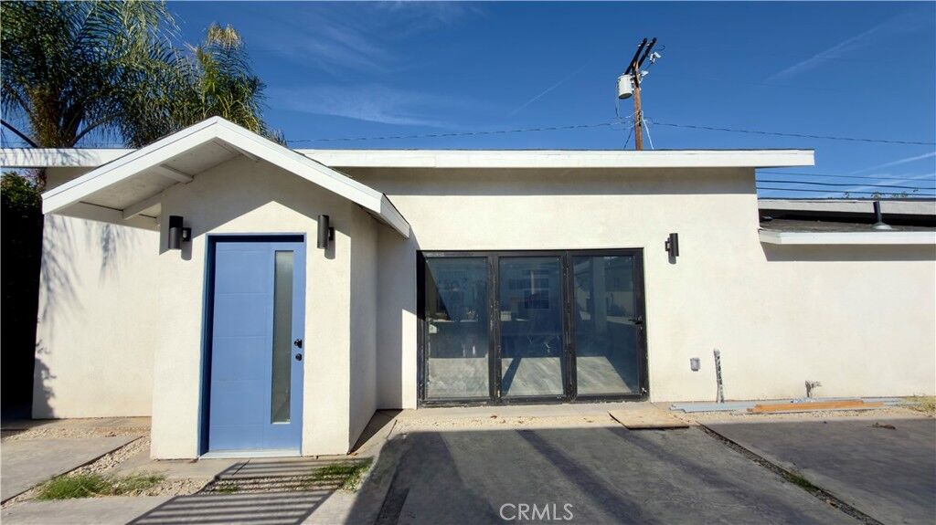 Property Photo:  19613 Lanark 1/4  CA 91335 