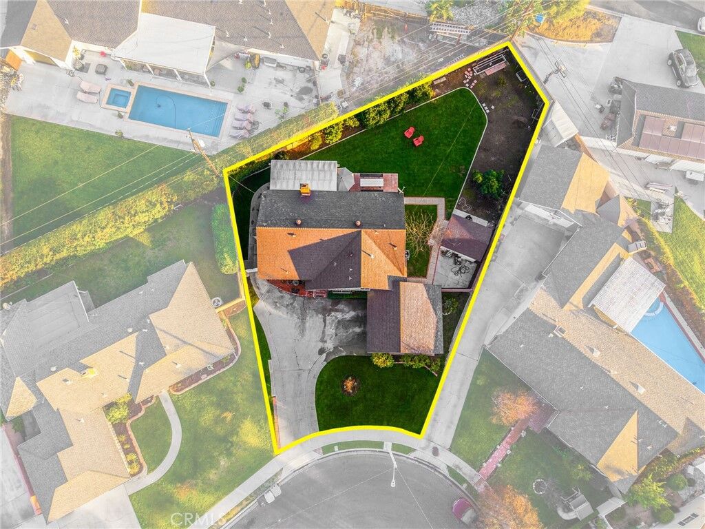 Property Photo: 622 Linden Way CA 92821