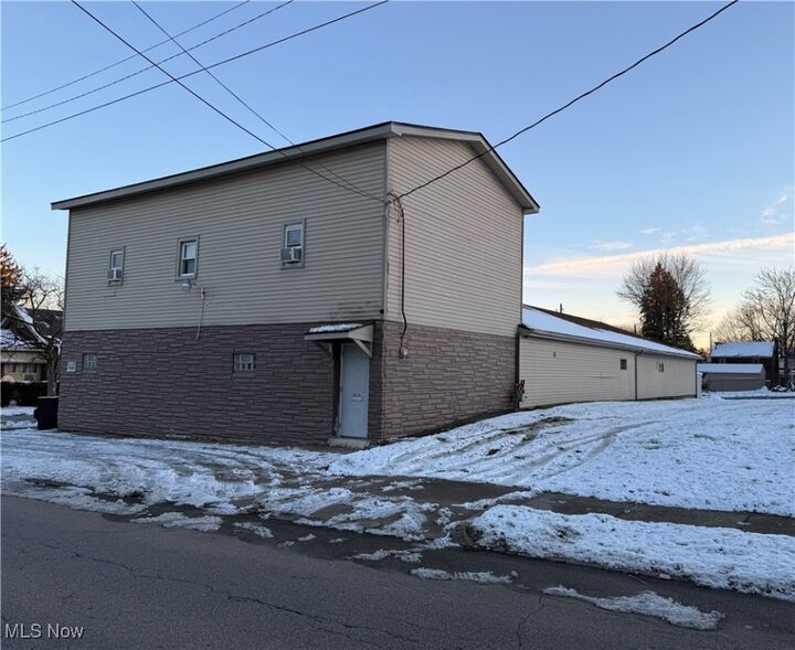 Property Photo:  1585 Himrod Avenue  OH 44506 