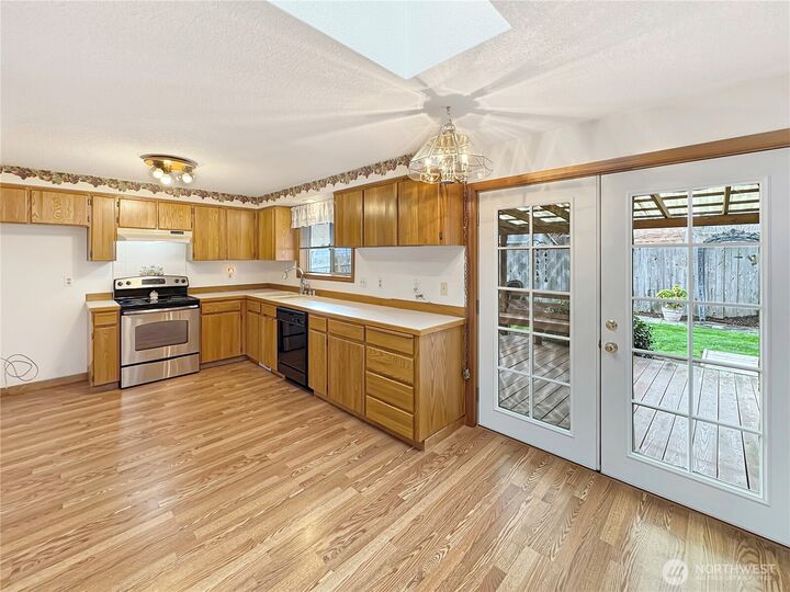 Property Photo:  5812 NE 84th Avenue  WA 98662 