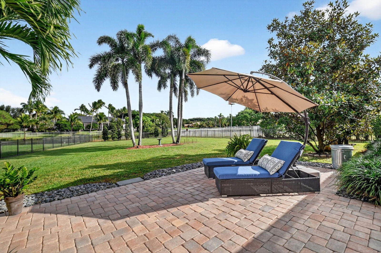 Property Photo:  10305 Avenida Del Rio  FL 33446 