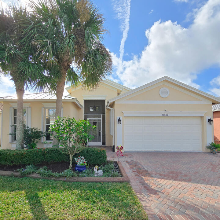 Property Photo: 11011 SW Dunhill Court FL 34987