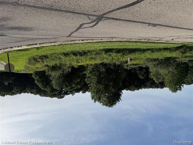 Property Photo:  2289 Equestrian Trail Court  MI 48455 