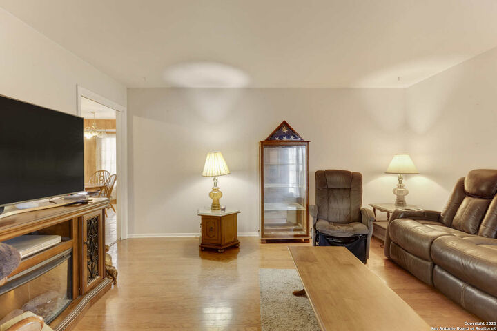 Property Photo: 5906 Gabor TX 78240