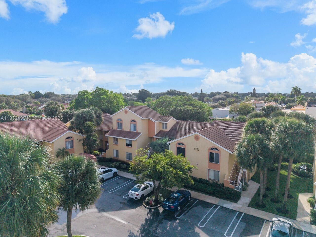 Property Photo:  929 Coral Club Dr 929  FL 33071 