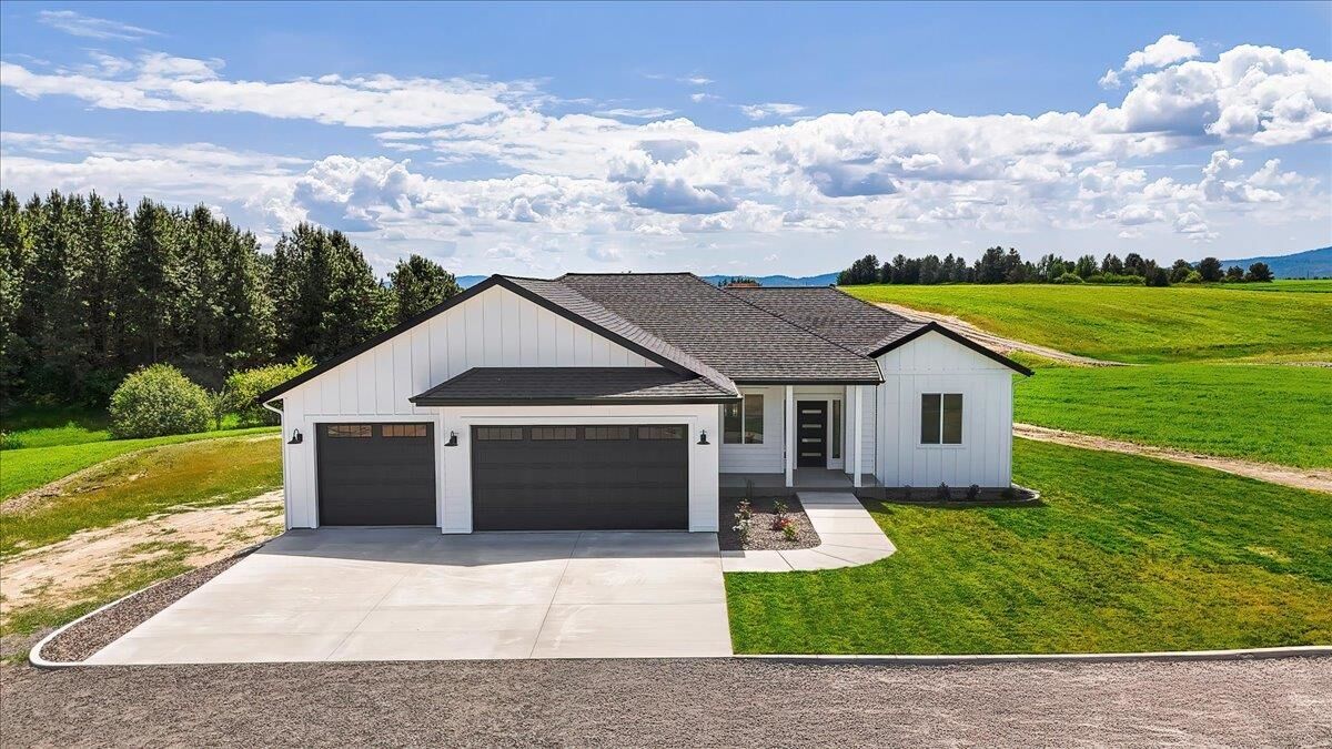 Property Photo:  8521 W Dahl Rd  WA 99006 