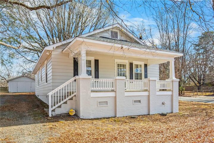 Property Photo: 2619 Pinecroft Road NC 27407