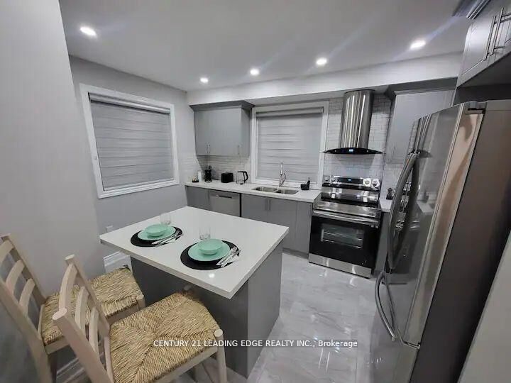 Property Photo: 5595 Wesley Place ON L2E 3Z4