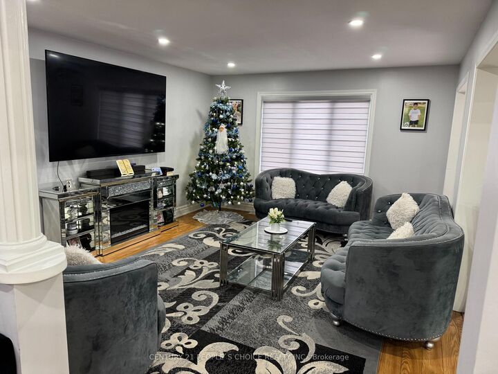 Property Photo:  8 Bayridge Drive S  ON L6P 2H8 