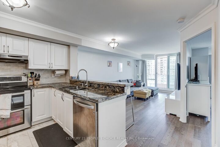 Property Photo:  33 Elm Drive W 1110  ON L5B 4M2 