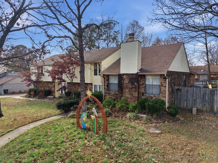 Property Photo:  1007 N Faulkner Place  OK 74017 