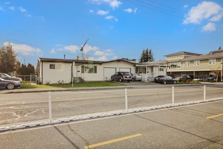 Property Photo: 2489 Parkview Street BC V2T 3K8
