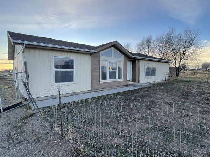 Property Photo:  319 SW Fly By Ave  ID 83647 