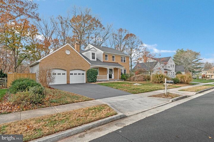 Property Photo: 814 Potomac Ridge Court VA 20164