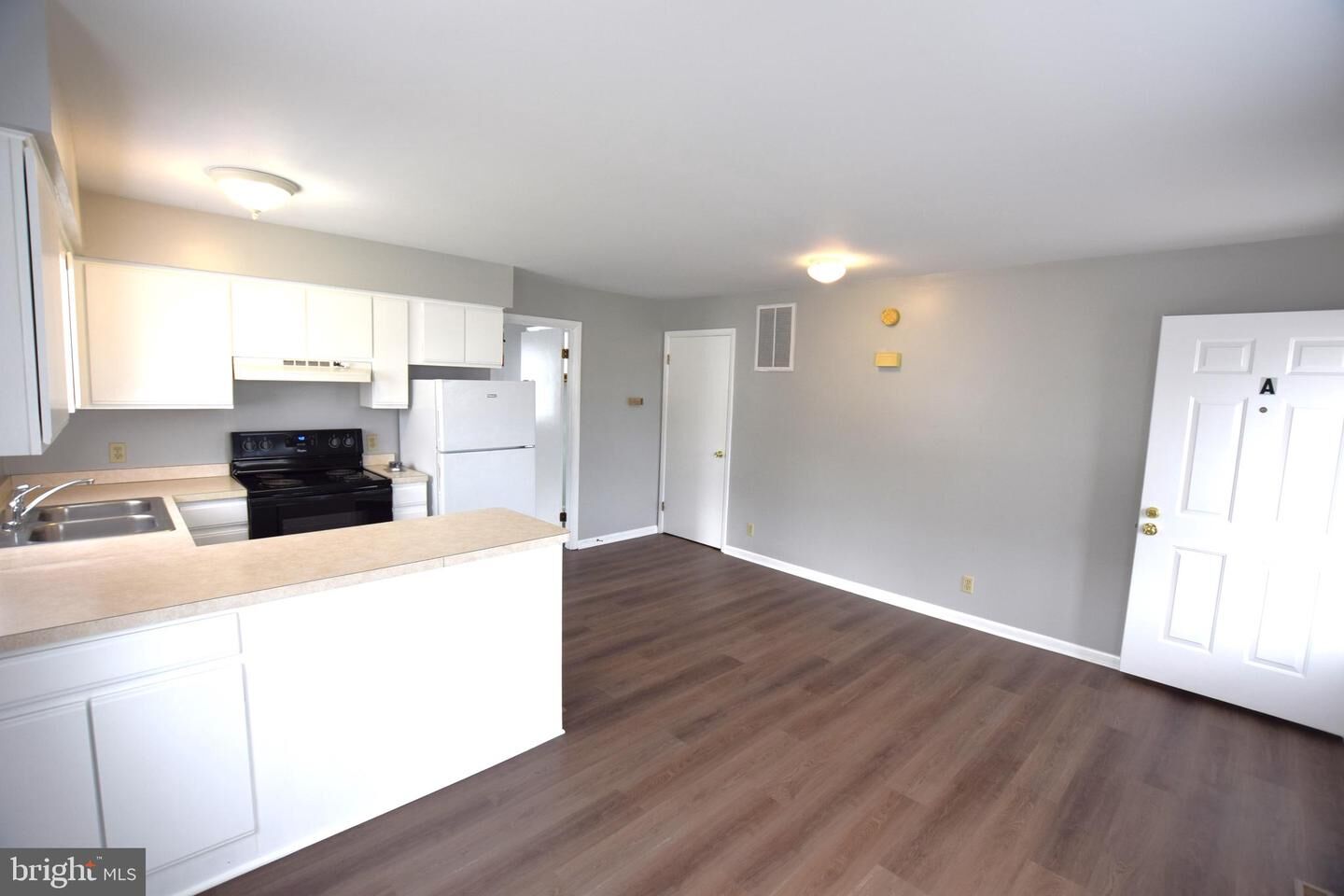 Property Photo:  13 SE 2nd St. A  DE 19963 