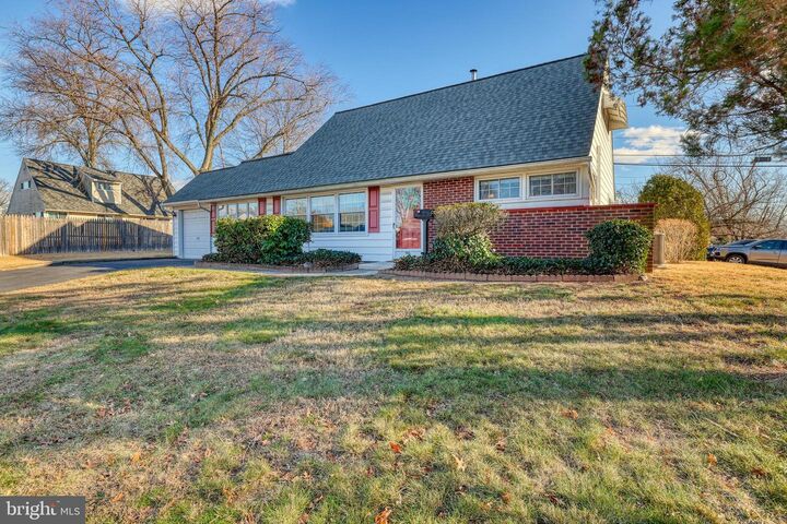 Property Photo:  110 Kenwood Drive N  PA 19055 