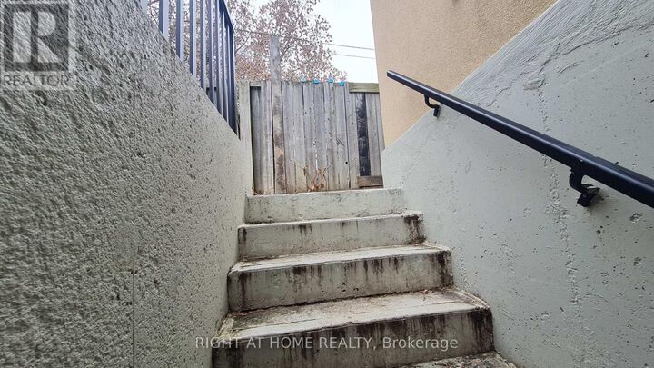 Property Photo:  10 Emmott Avenue Room A  ON M1L 2X3 