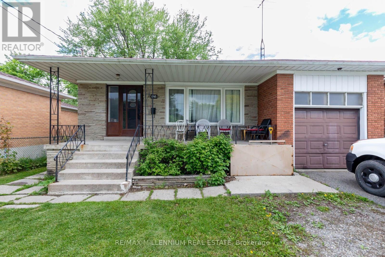 Property Photo:  484 Drewry Avenue  ON M2R 2K8 
