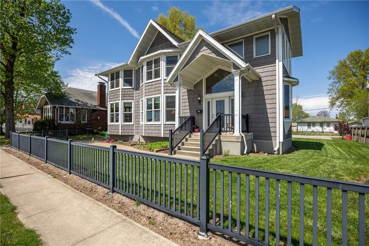 Property Photo: 306 W Wabash Avenue IL 62401