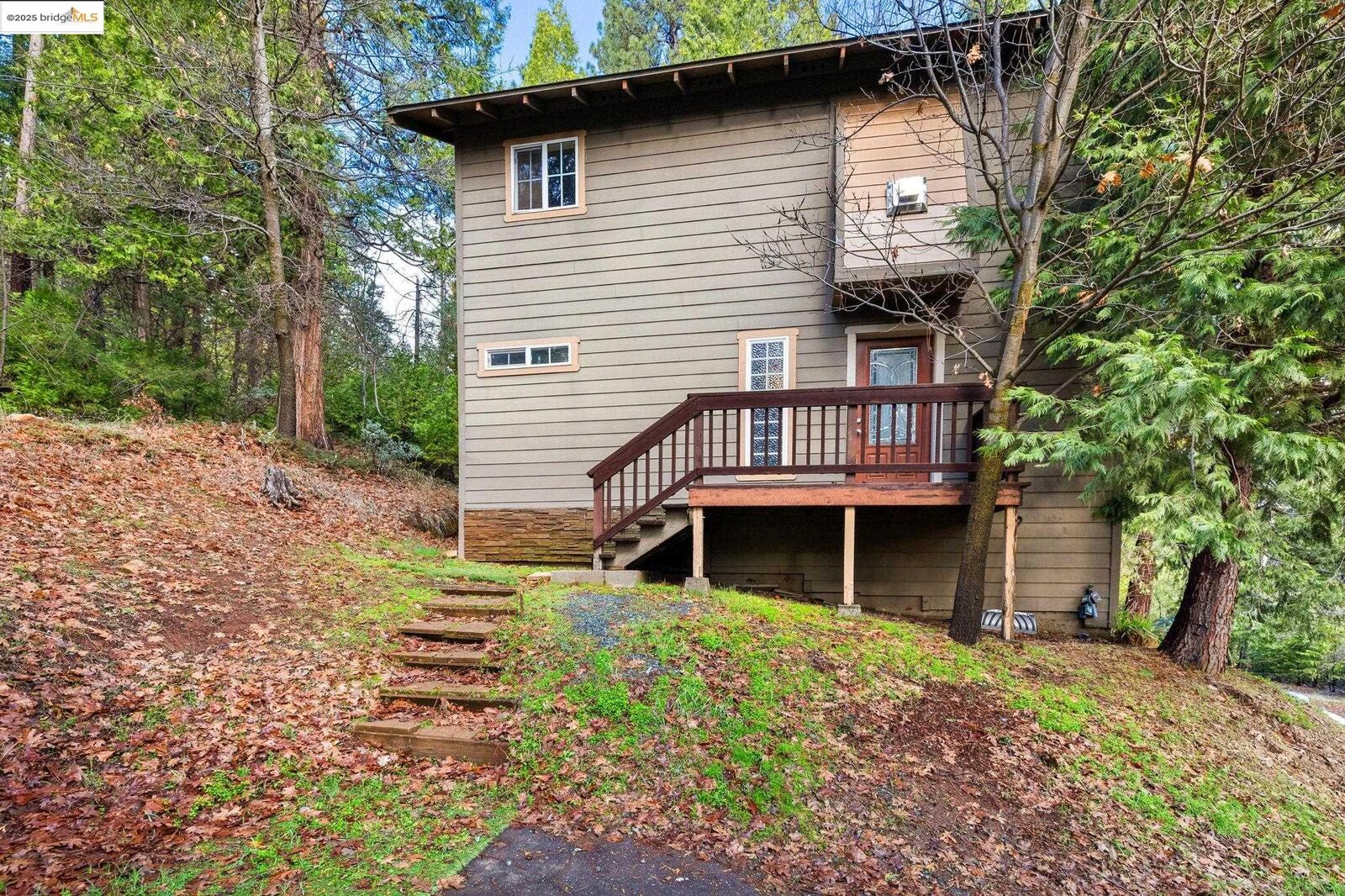 Property Photo:  22464 N Tuolumne Rd  CA 95383 