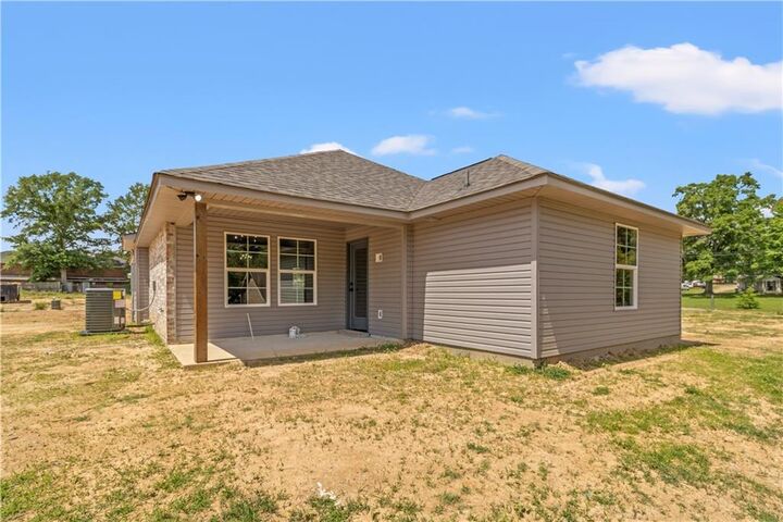 Property Photo:  105 Hidden Oak Court  LA 71457 