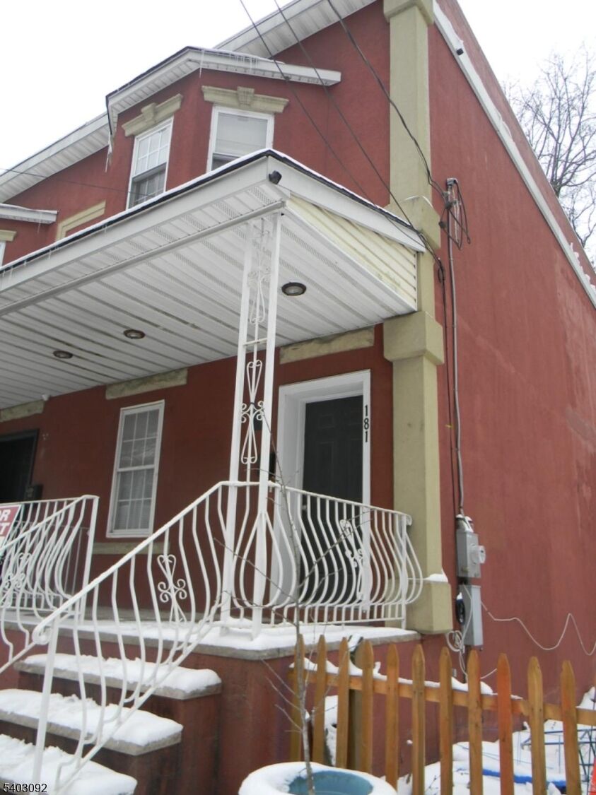 Property Photo:  181 S 10th St 1  NJ 07107 