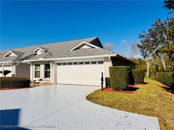Property Photo:  2024 Ashley Oaks Circle  FL 33870 