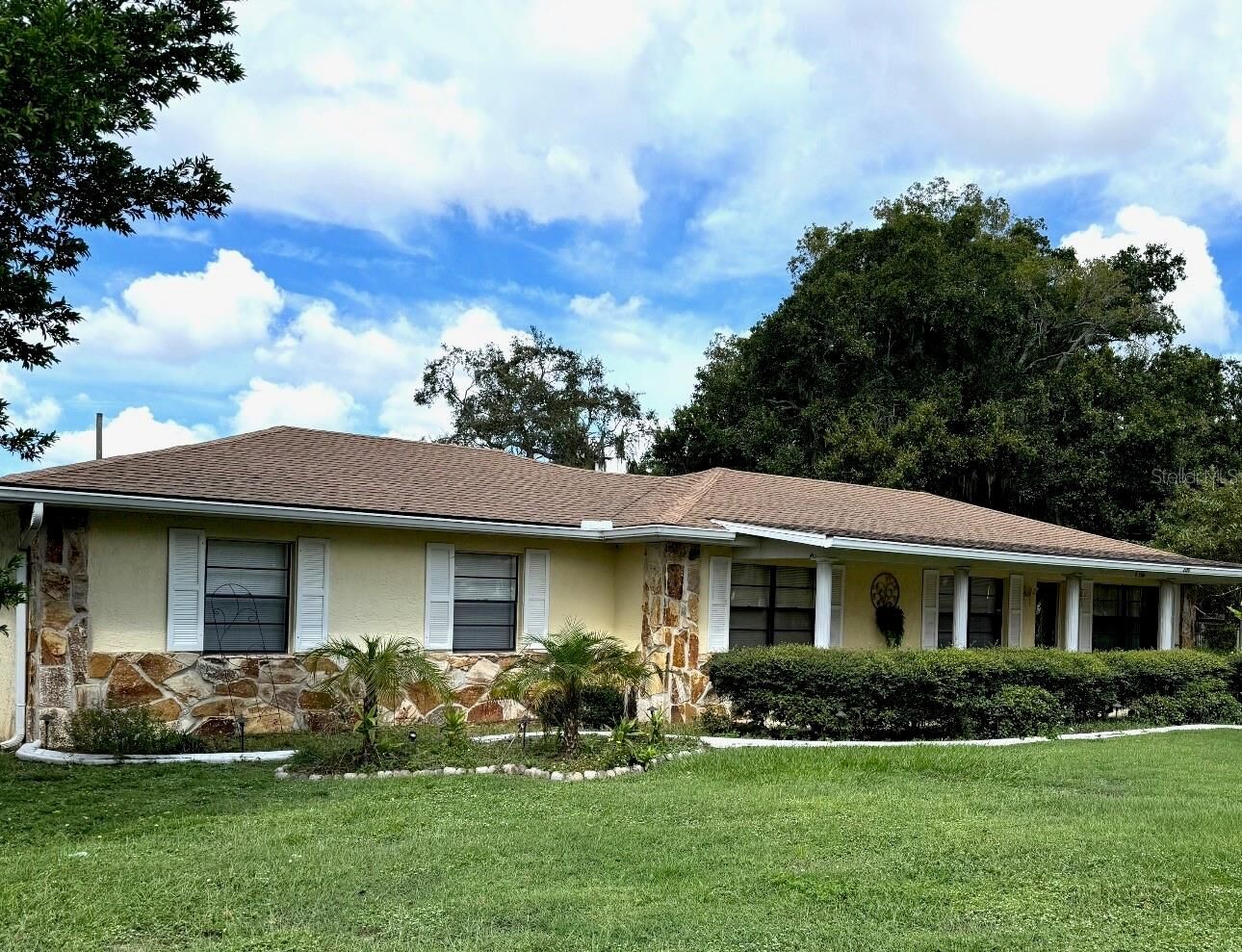 Property Photo: 200 S Main Avenue FL 34715