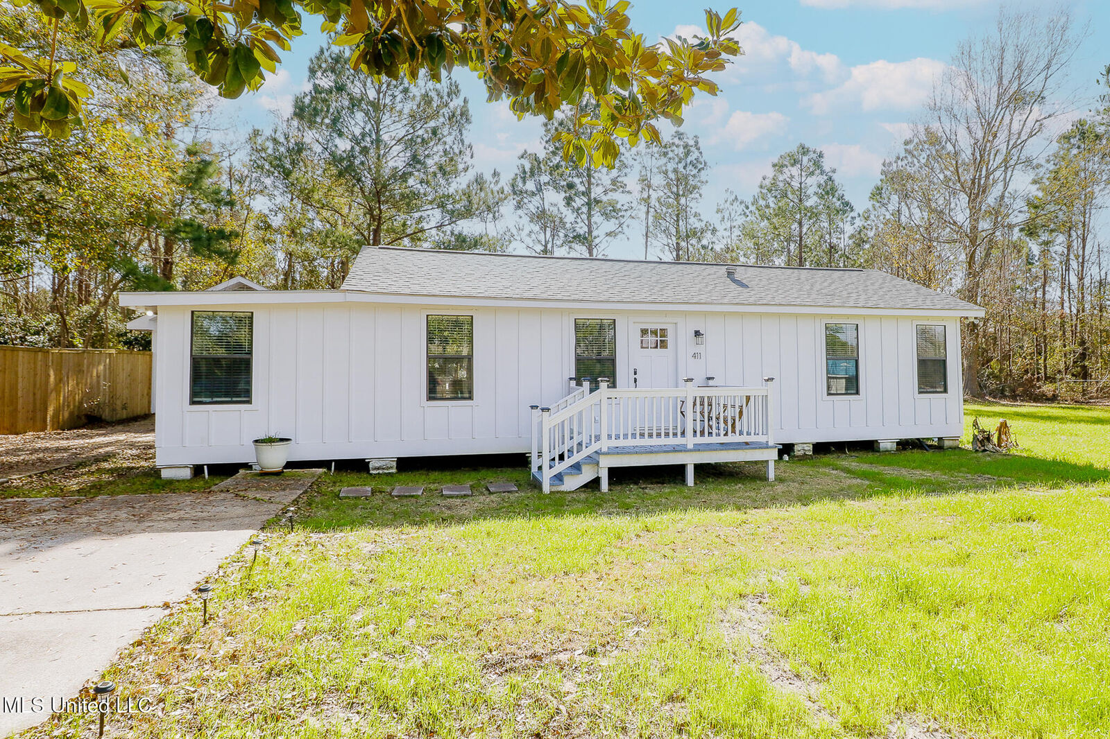 Property Photo:  411 Necaise Street  MS 39576 